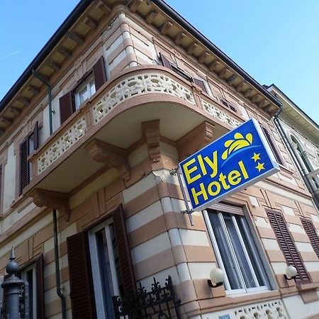 Hotel Ely Виареджо Екстериор снимка
