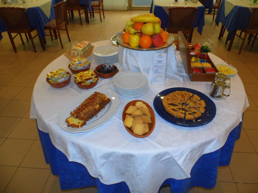 Hotel Ely Виареджо Екстериор снимка