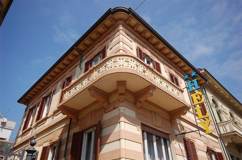 Hotel Ely Виареджо Екстериор снимка
