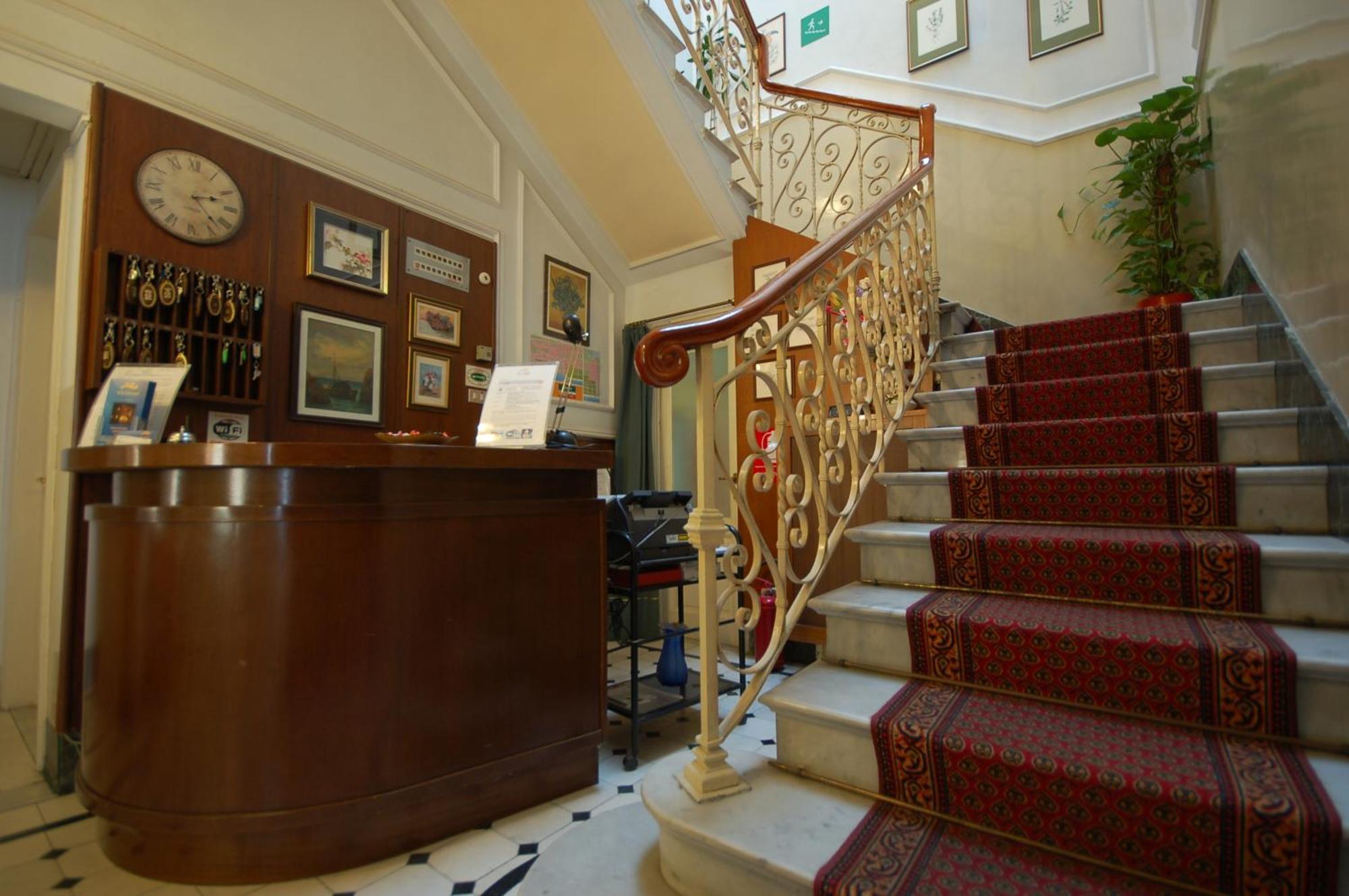 Hotel Ely Виареджо Екстериор снимка