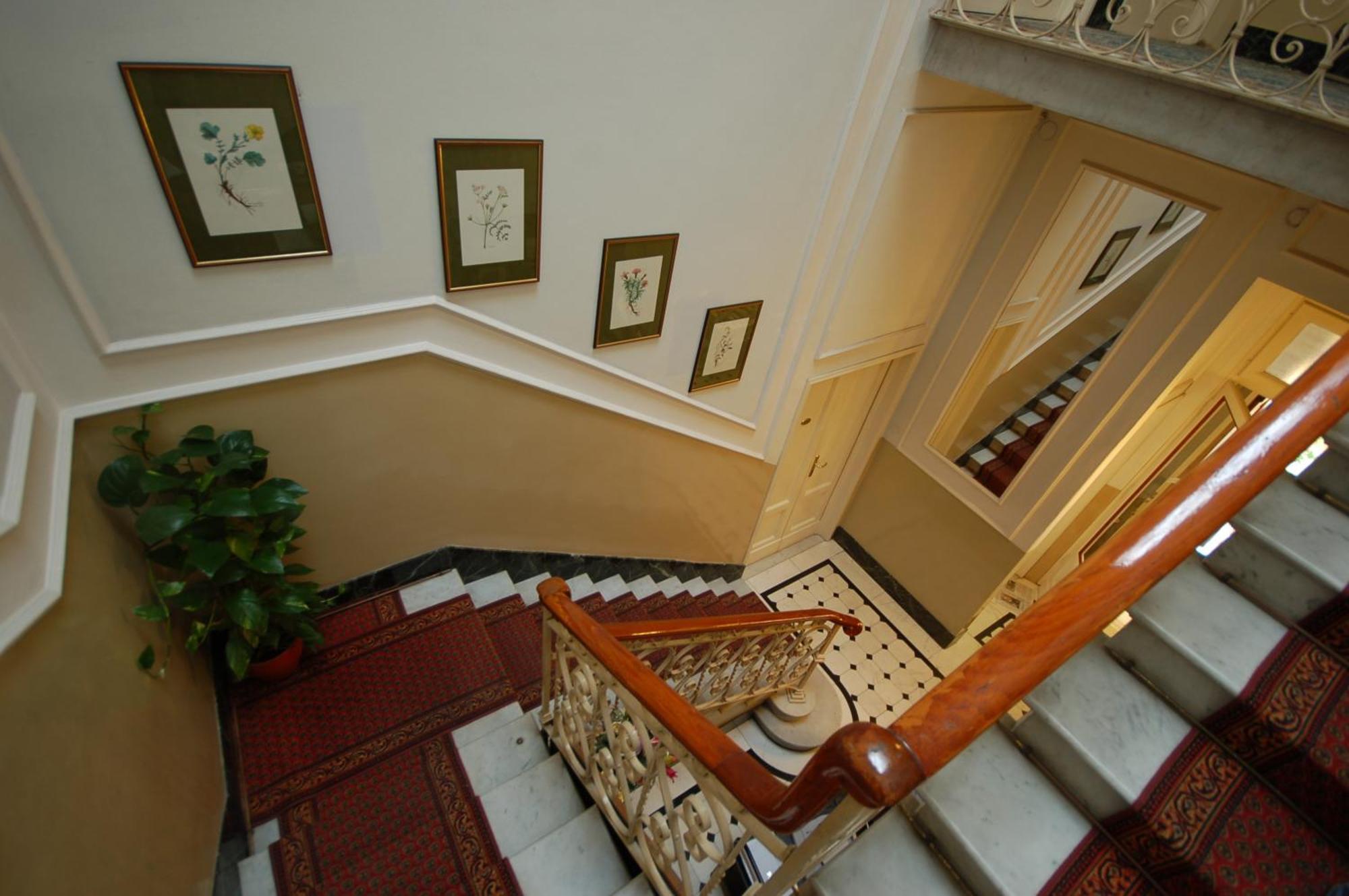 Hotel Ely Виареджо Екстериор снимка