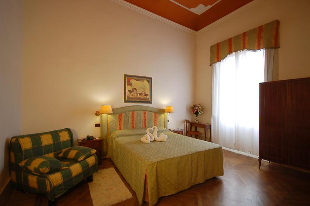 Hotel Ely Виареджо Стая снимка
