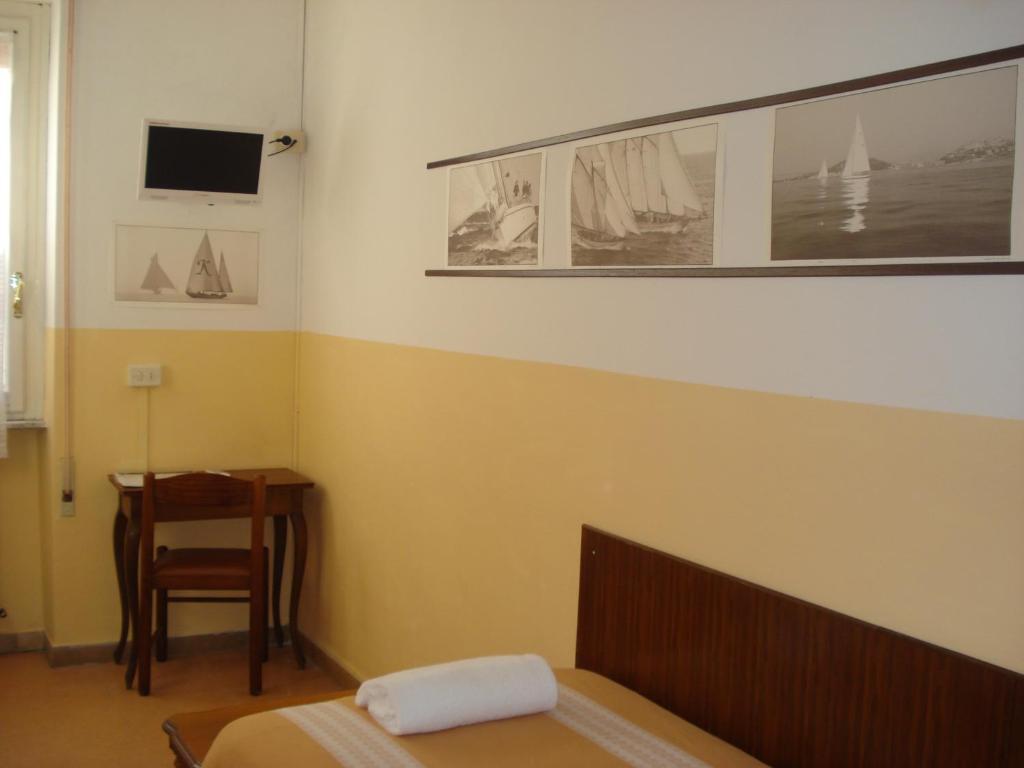 Hotel Ely Виареджо Стая снимка
