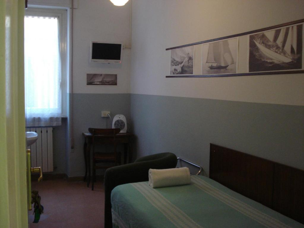 Hotel Ely Виареджо Стая снимка