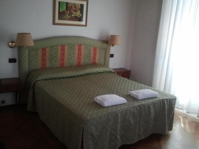 Hotel Ely Виареджо Стая снимка