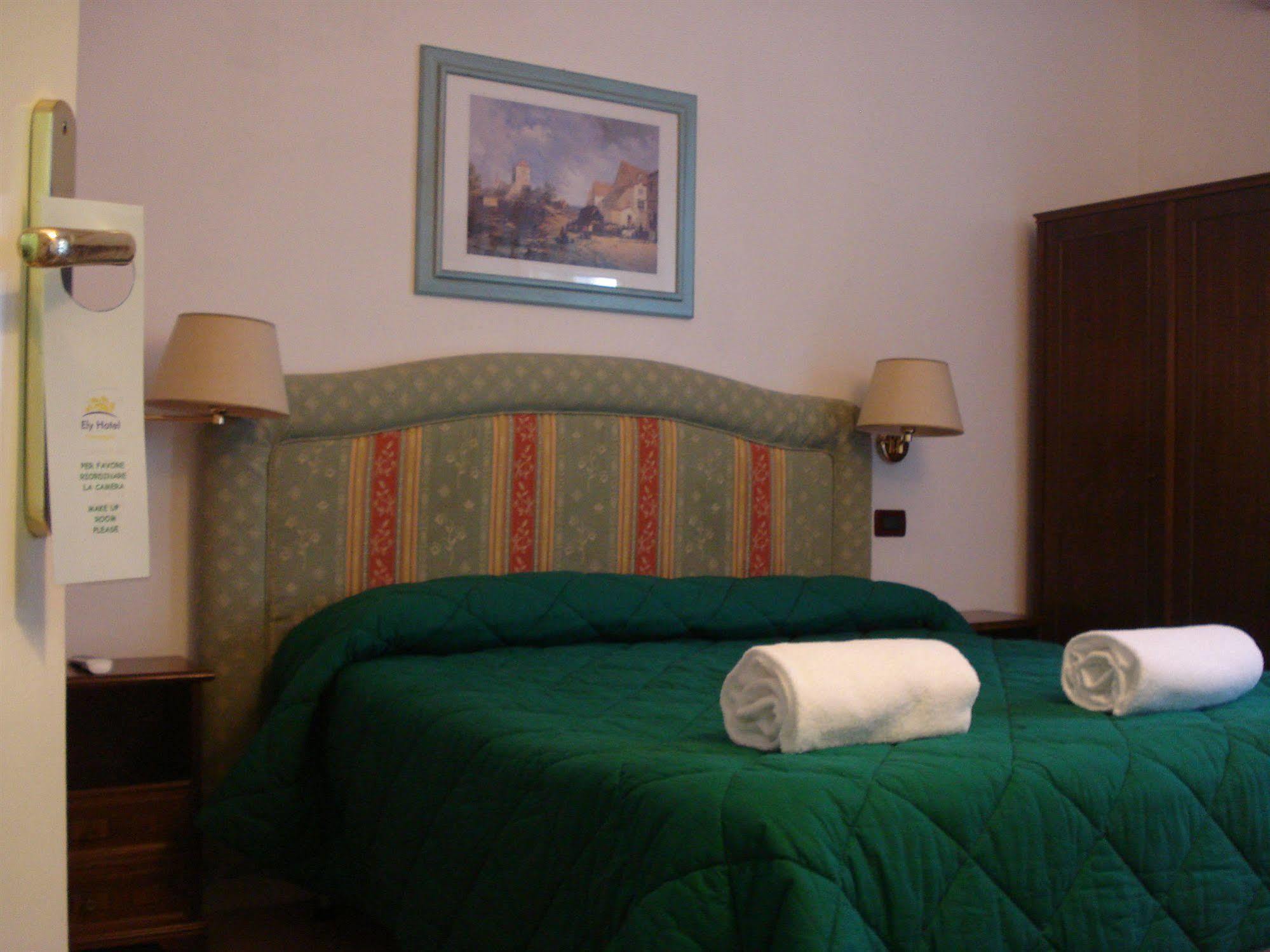 Hotel Ely Виареджо Екстериор снимка