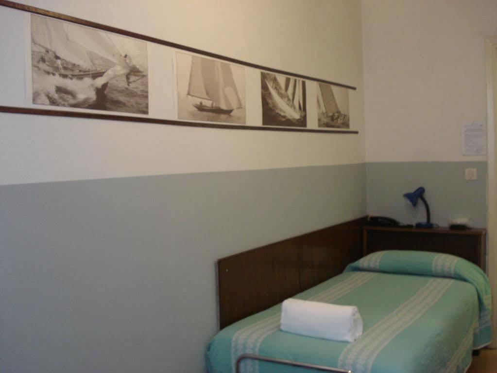 Hotel Ely Виареджо Екстериор снимка